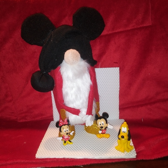 Gnomes - Picture 5 of 11